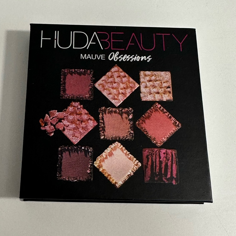 BN Huda Beauty Mauve Obsessions Eyeshadow Palette